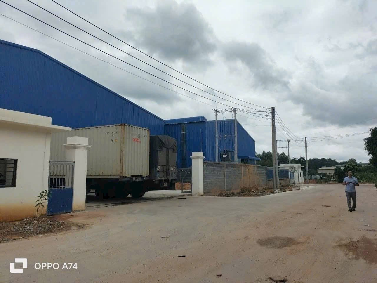 Bán nhà xưởng 5000m² ngang 48m giá 38 tỷ Phường Tân Uyên: 0815422197