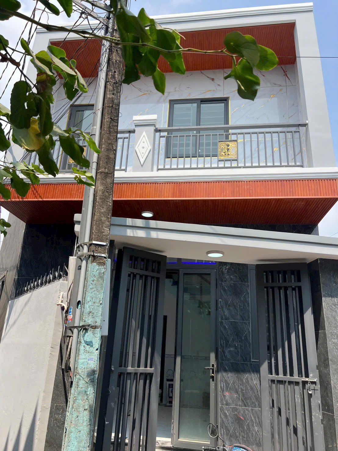 Nhà Gần chợ Tân Vạn, trường học, 1Lầu 1Trệt. 3Pn. Thổ Cư. Chỉ 2Tỷ450