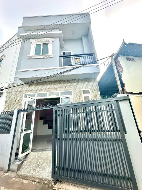 Nhà sổ riêng thổ cư 2.4 tỷ/1 lầu 1 trệt, đường ô tô