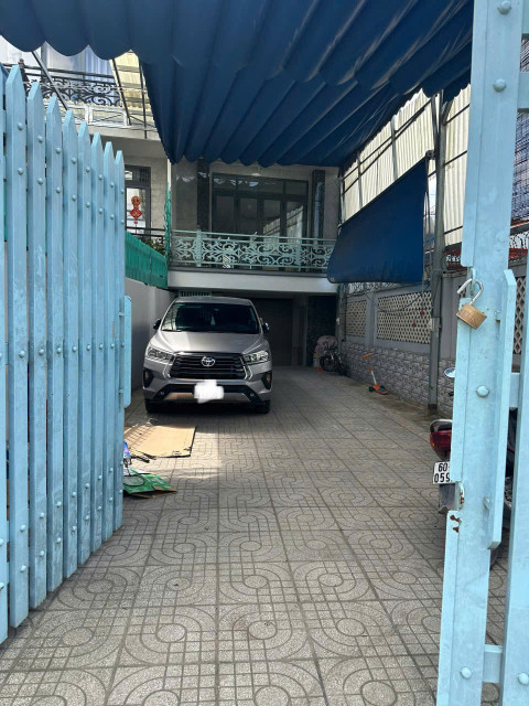 Nhà mặt tiền đường thông 3.9 tỷ/131 m2, sân ô tô