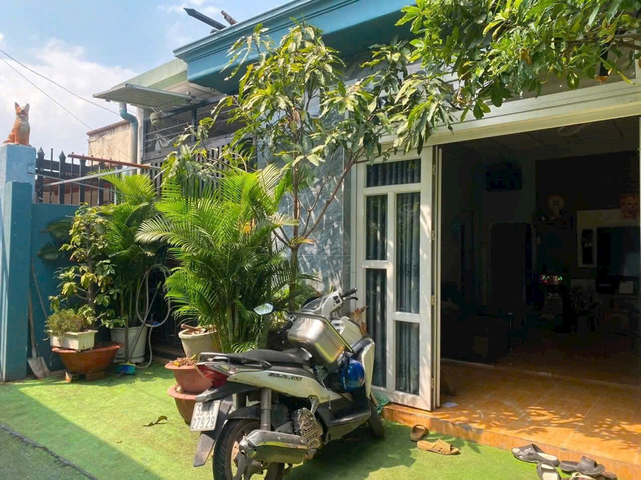 Nhà Phường Tân Vạn SHR, hoàn công,cách đường ô tô 50m.