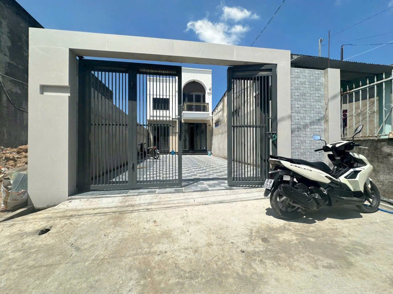 Bán Nhà Khu dân Cư An ninh, yên tĩnh, Đường ô Tô Thông Thoáng