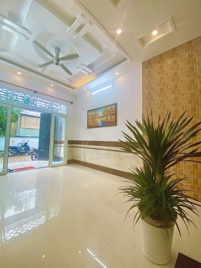 Bán nhà 62m2, 4PN, 4WC, 3 tầng, Q.9, giá chỉ 7,05  tỷ, sổ hồng