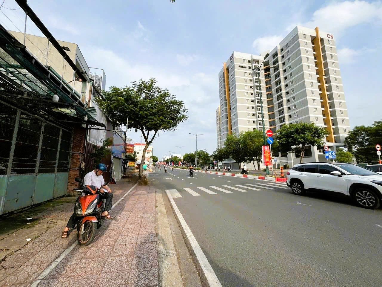 HÀNG HIẾM..GIÁ ĐẦU TƯ, MẶT TIỀN LÊ VĂN VIỆT, NGANG 5M VUÔNG VỨC, CHỈ 22.3 TỶ