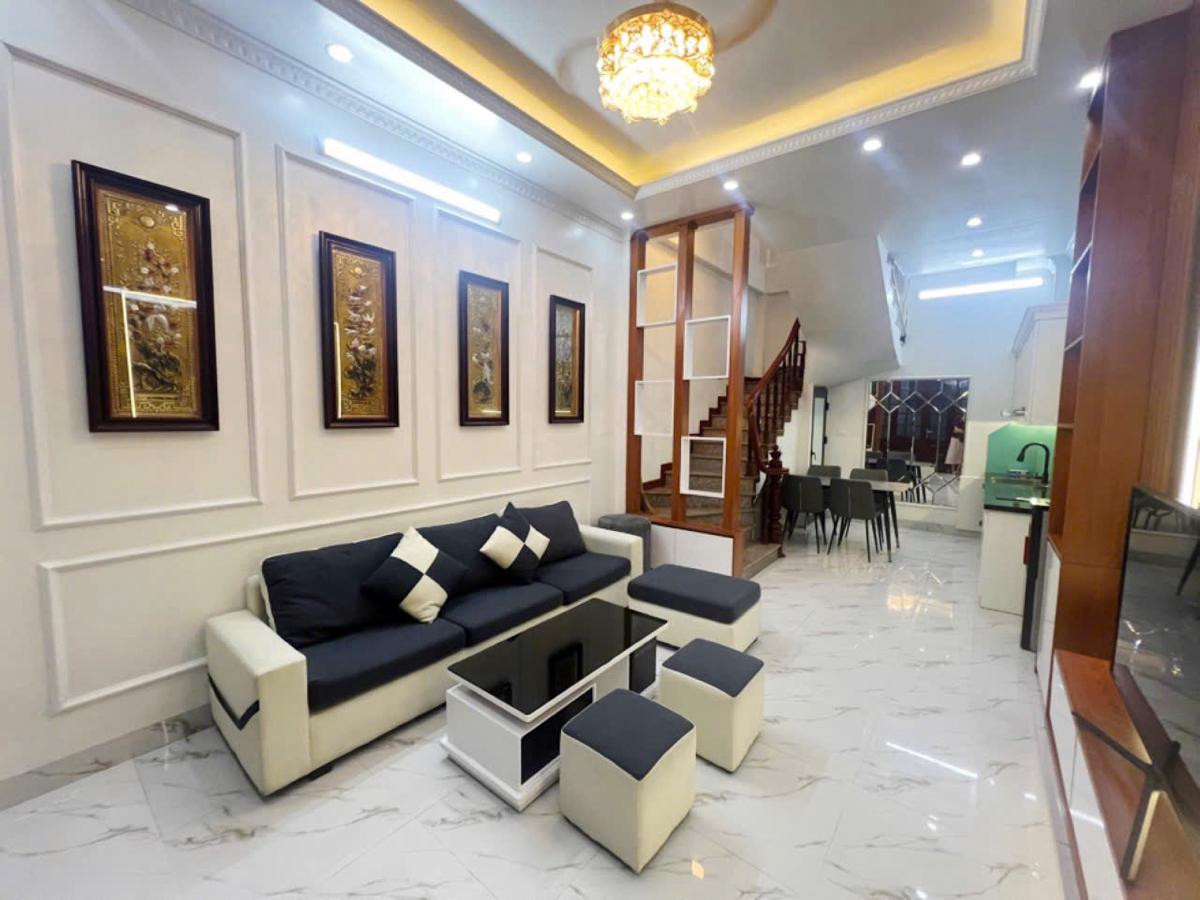 Bán nhà 30m² ngang 3m giá 7.3 tỷ Phường Tây Hồ