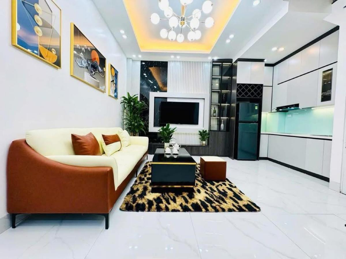 Bán nhà 26.4m² ngang 5m giá 8.58 tỷ Phường Tây Hồ