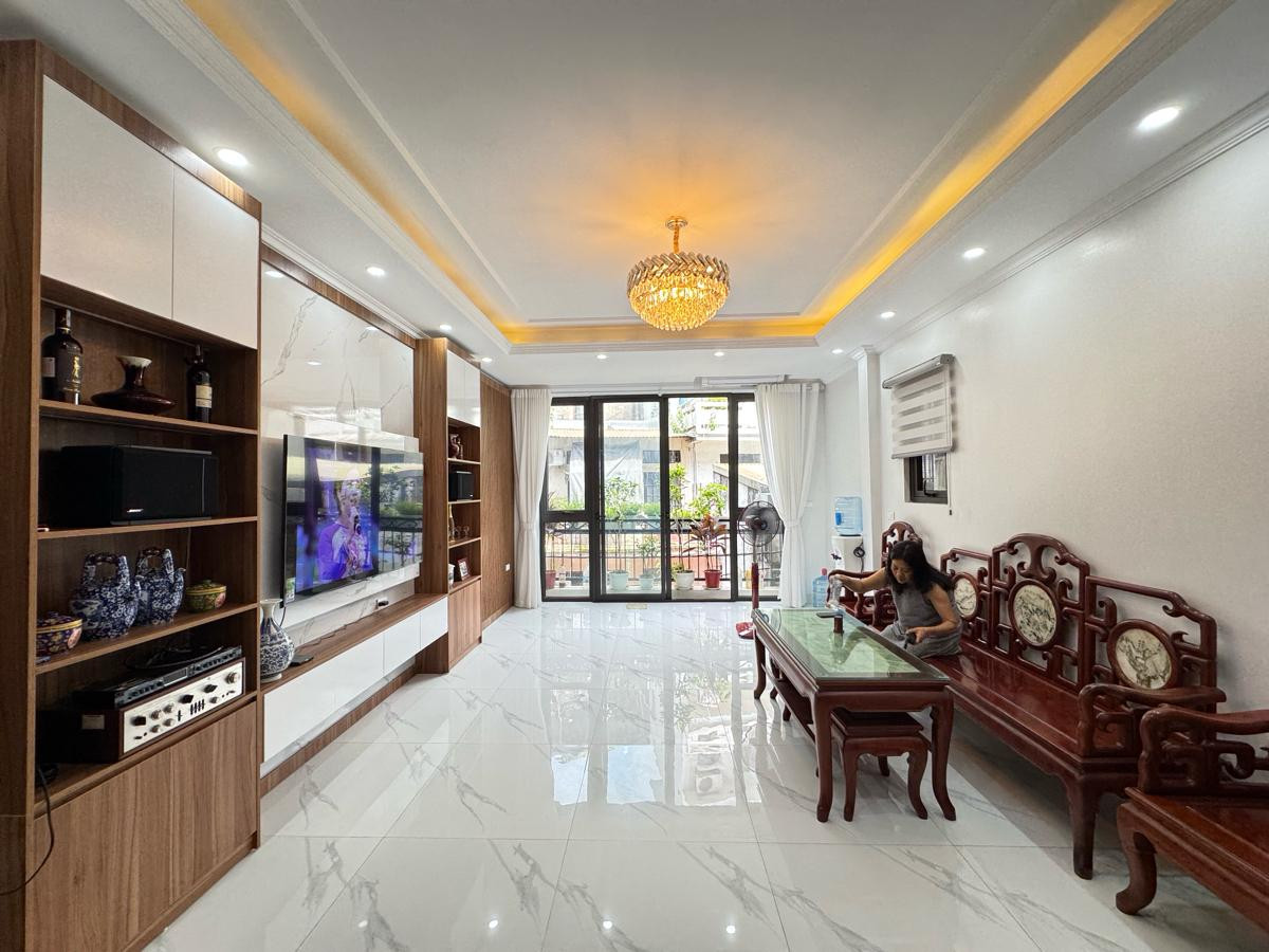 Bán nhà 46.9m² ngang 4.8m giá 15.2 tỷ Phường Tây Hồ