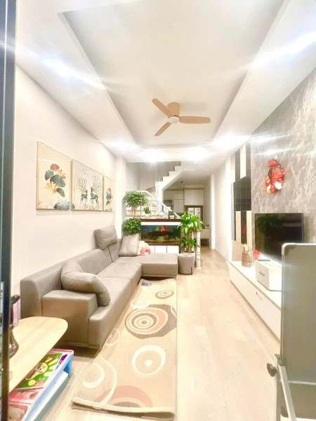 Bán nhà 48.4m² ngang 3.5m giá 10.5 tỷ Phường Tây Hồ