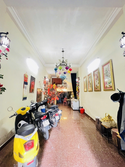 Bán nhà 59m² ngang 3.7m giá 32 tỷ Phường Tây Hồ