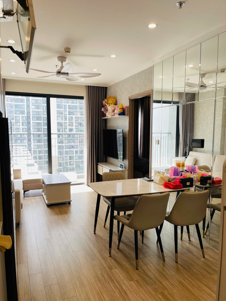 Chính chủ cho thuê căn hộ 2PN - Vinhomes Smart City, Nam Từ Liêm, Hà Nội