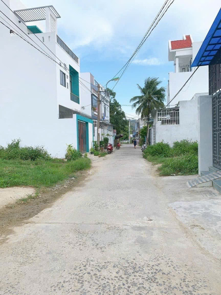 Cần bán nhanh lô góc siêu thị Megia - Tây Nha Trang