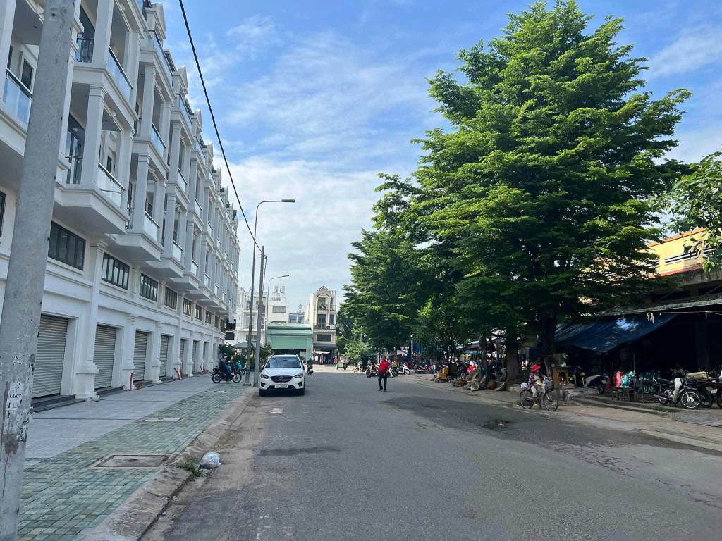 Bán nhà 100m² ngang 5m giá 15 tỷ Phường Tây Thạnh
