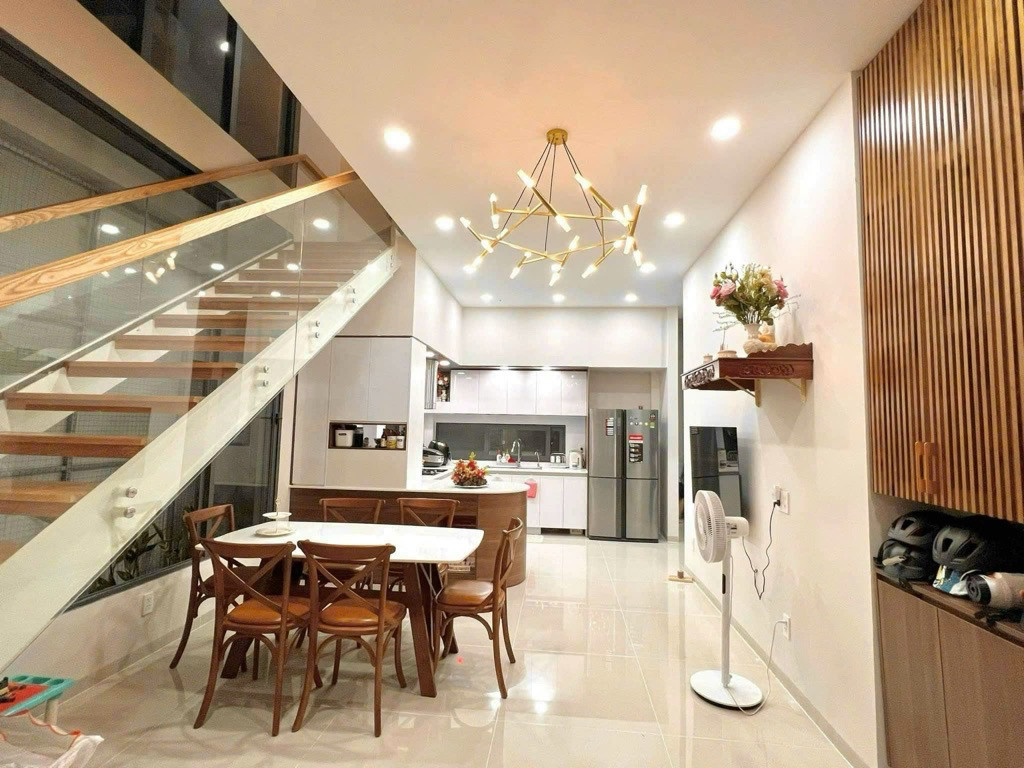 Nhà Mặt Tiền, 4 Tầng, ngang 8.3m giá 19.5 tỷ , P.Tây Thạnh , Tân Phú.
