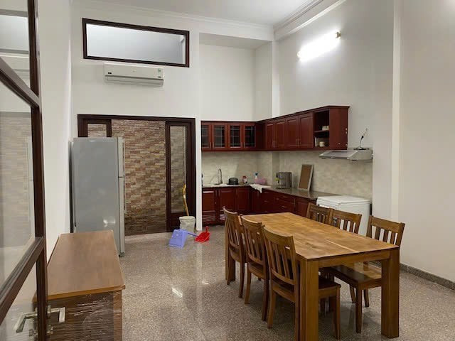 # Mặt Tiền Tản Đà, View Hồ, Công Viên, 84m2, 4 tầng, 5 căn hộ, 12.x tỷ