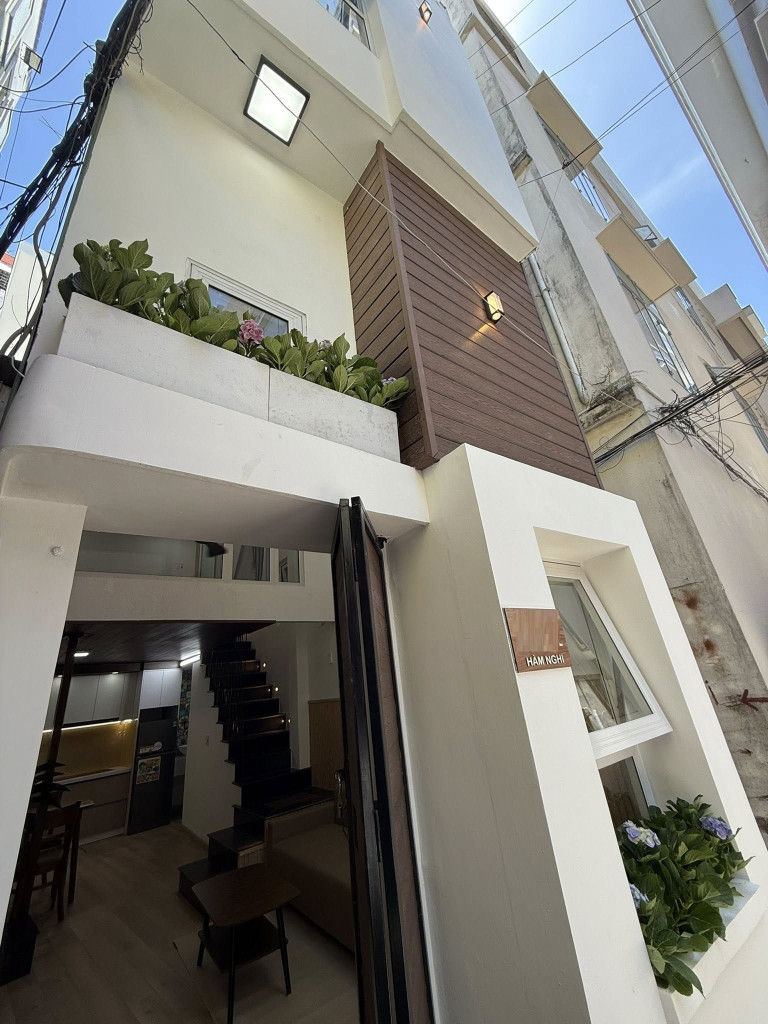 # Sát MT Hàm Nghi, kiệt Rộng, 3.5 tầng đẹp Full nội thất, 2.68 tỷ