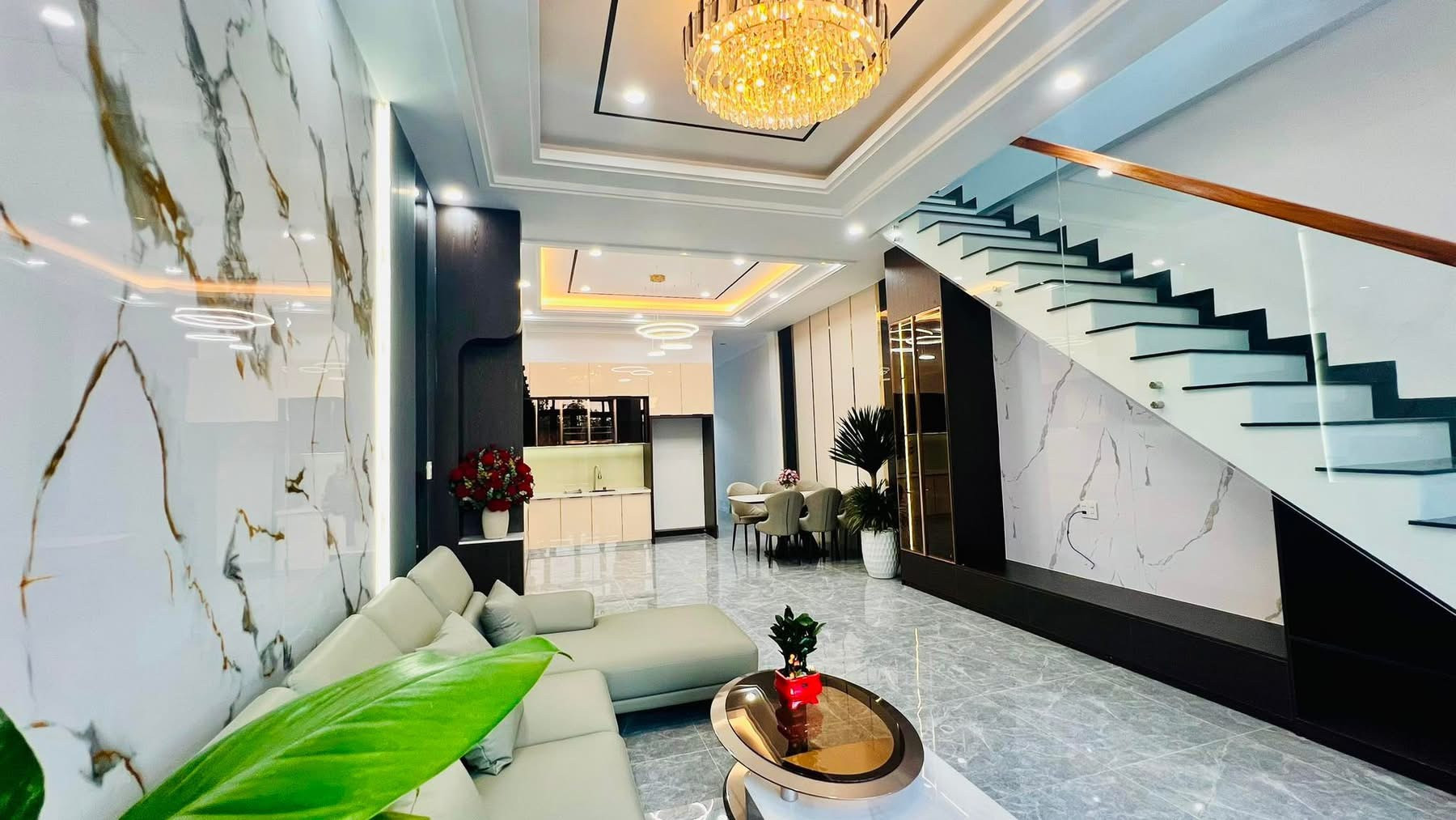🏡 Nhà mê hiện đại hẻm 01 Lạc Long Quân