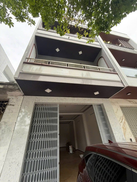 Bán nhà 3 Tầng mặt tiền Nguyễn Tất Thành, Hải Châu