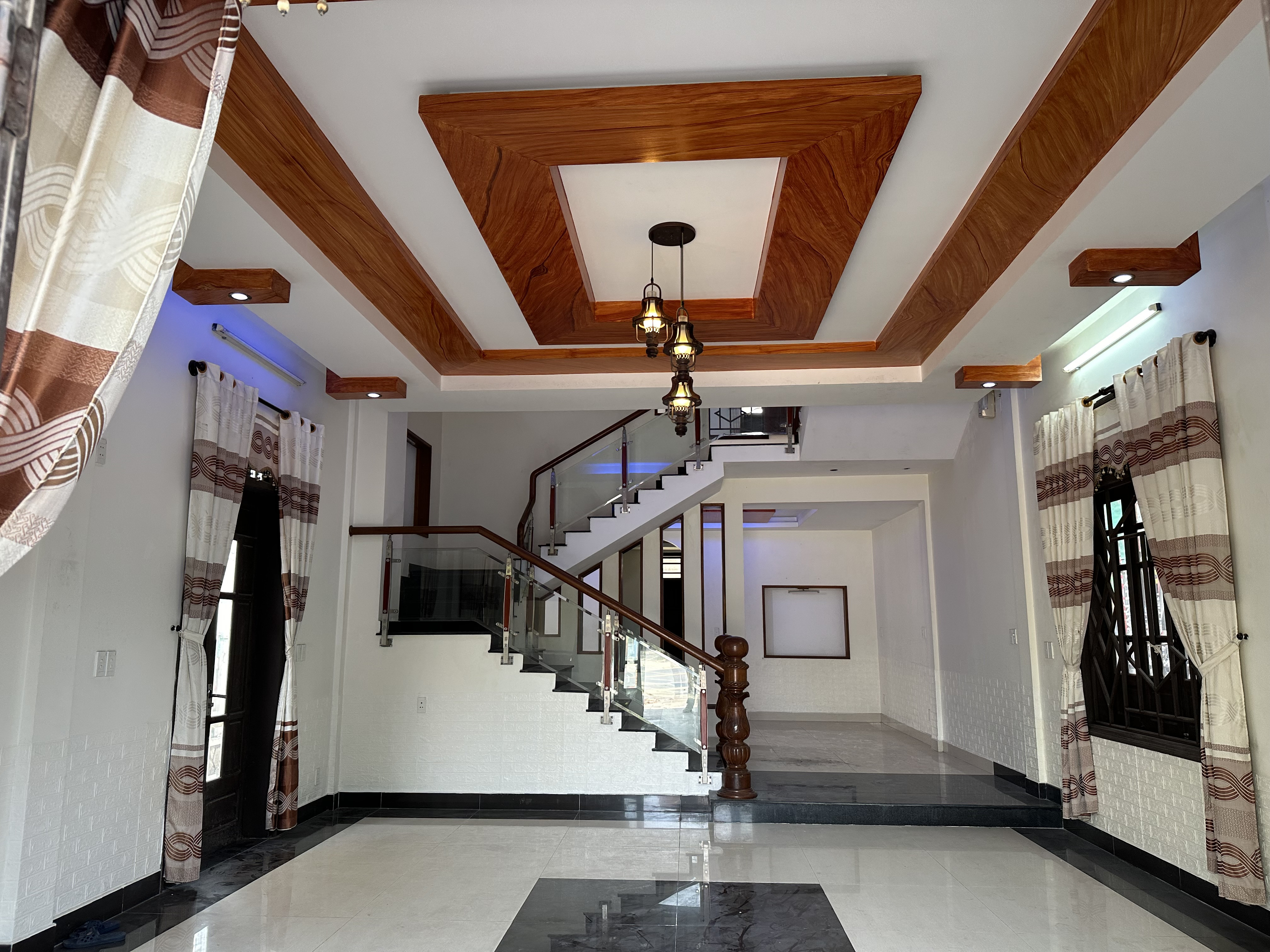 🔴 GIÁ TỐT 🔴 Nhà 2 tầng MT Nguyễn Tất Thành đường kinh doanh 15m P. Thanh Hà, TP. Hội An