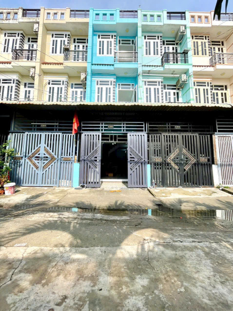 Bán Nhà Ngay Trường Nguyễn Văn Thệ 1 trệt 2 lầu 4PN-Đường 6m- DT 3,2x14m tặng full nội thất chỉ 2,3 tỷ