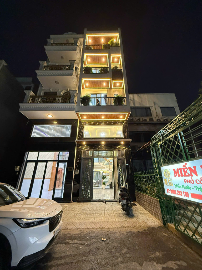 BÁN NHÀ 4 TẦNG THẠNH LỘC 29 NGÃ TƯ GA NGANG CHUẨN 4M ĐƯỜNG TRƯỚC NHÀ 7M THÔNG TIỆN  KINH DOANH MUA BÁN- 5PN-5WC- GIÁ CHỈ 6,3 TỶ TL
