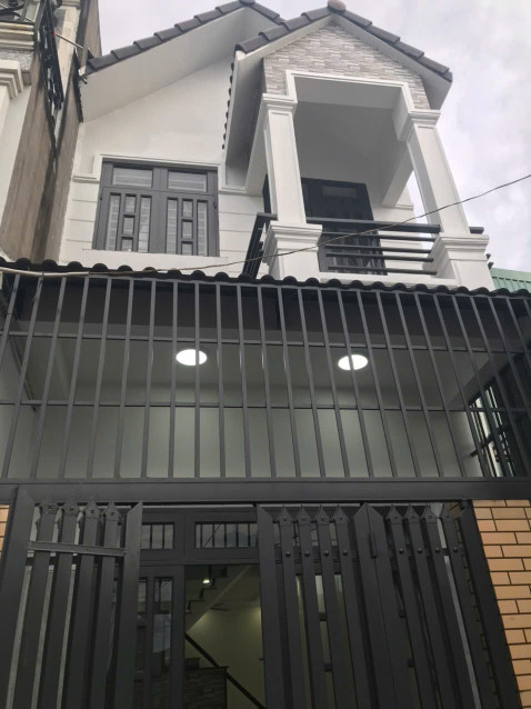 Cần chuyển đổi chỗ ở nên cần bán 2 căn nhà (chưa qua đầu tư) tại Thạnh Lộc - Quận 12 - HCM