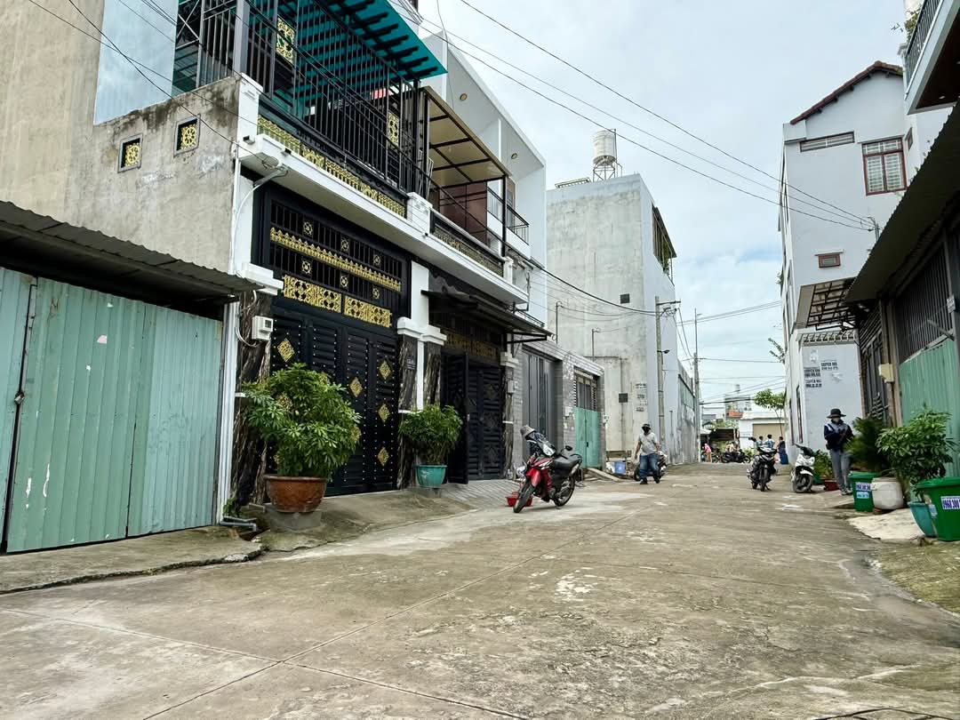 Bán đất 61.1m² ngang 4.50m giá 4.3 tỷ tại Phường Thạnh Lộc Quận 12