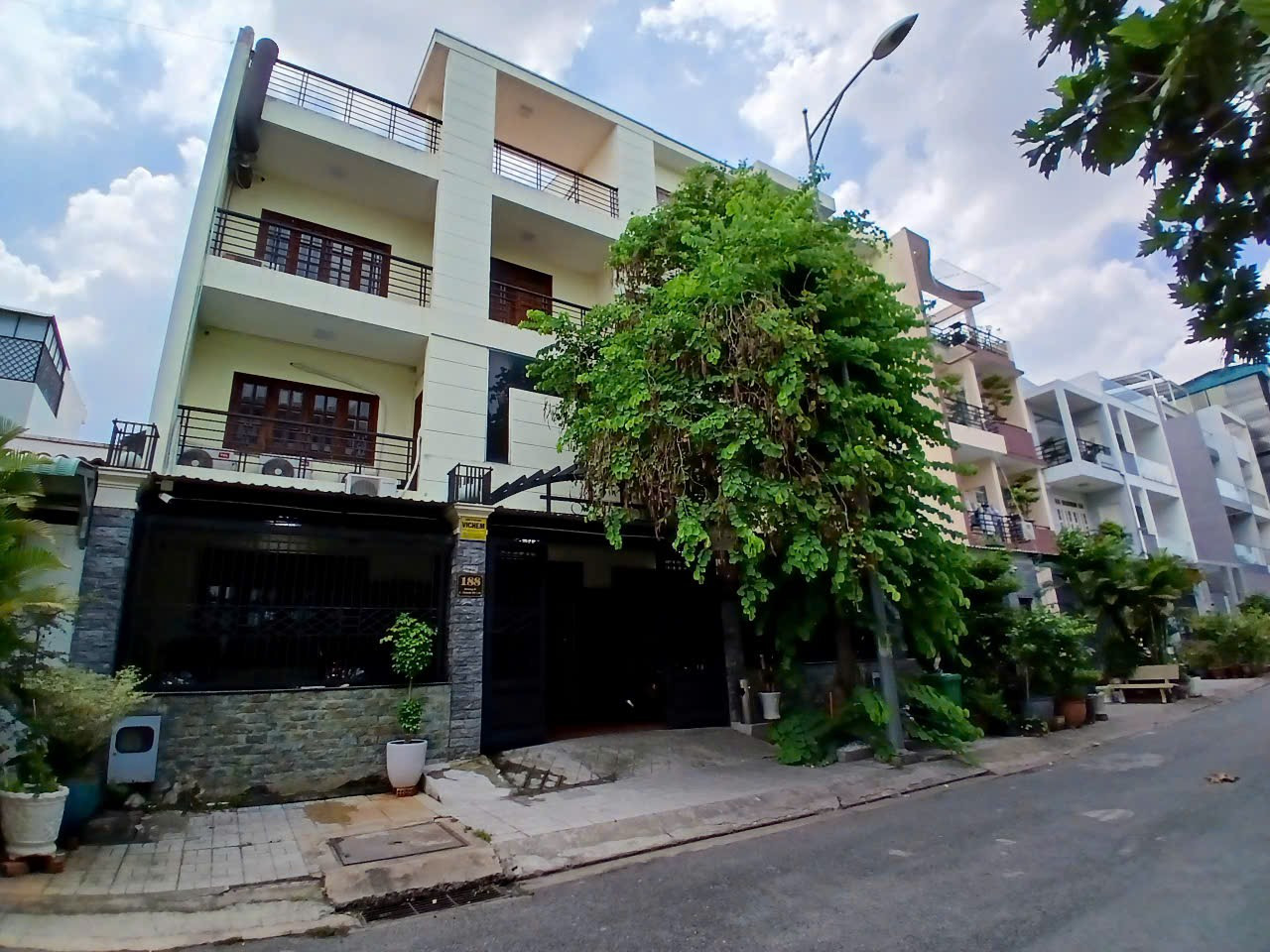 BÁN NHÀ 188 Phạm Công Trứ Quận 2 kdc Thạnh Mỹ Lợi ngang12m sàn 570m2