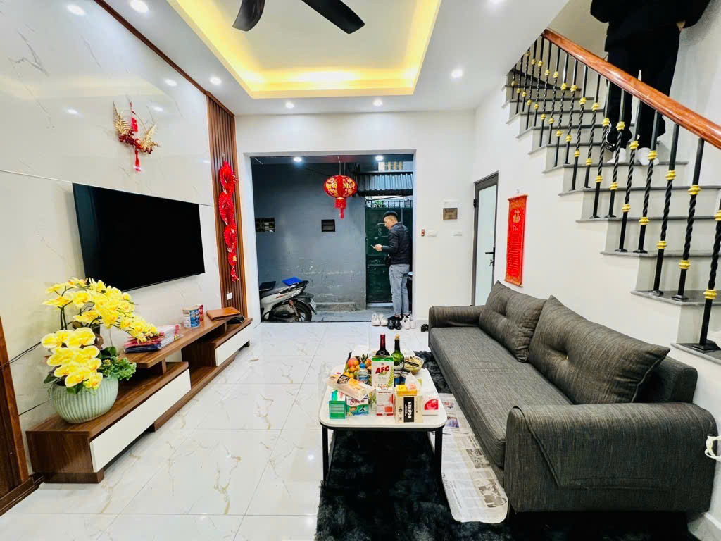 NHÀ ĐẸP - NGÕ THÔNG - CÁCH MẶT PHỐ 15M - KINH DOANH ONLINE - SÁT CÔNG VIÊN GIÁ 5 TỶ 950 TRIỆU