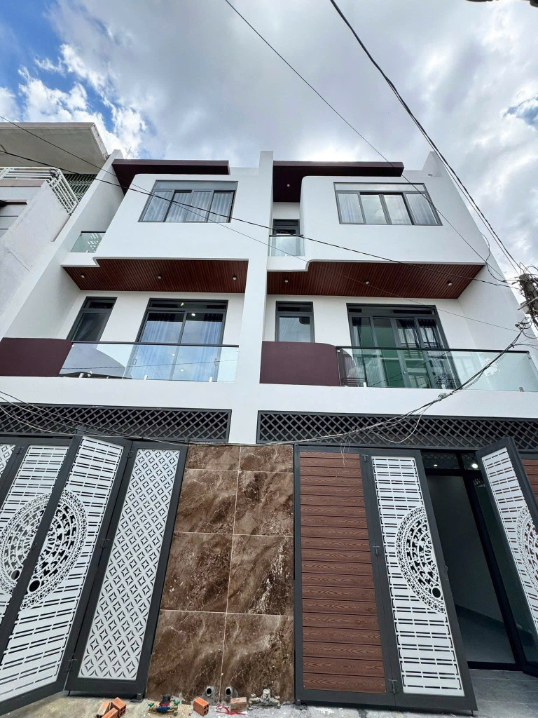 Nhà 3 lầu hẻm 71 Nam Quốc Cang