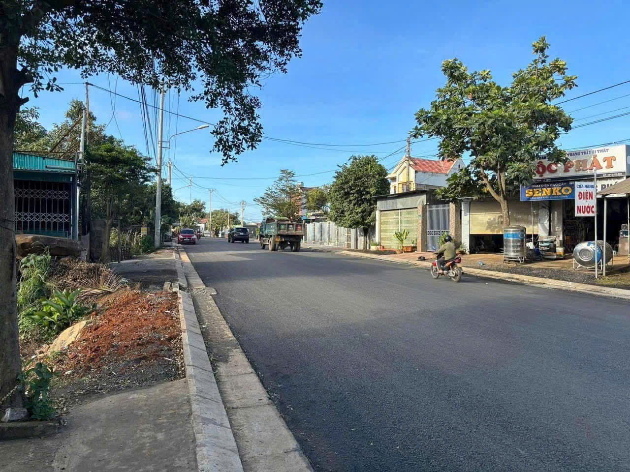 Bán đất 2 mặt tiền Nguyễn Thị Định  201.5m² 3 tỷ tại Phường Thành Nhất Thành phố Buôn Ma Thuột