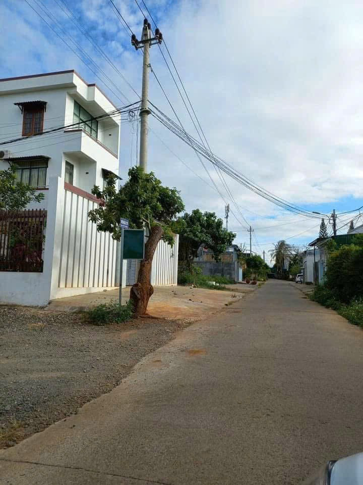 Đất hẻm Nguyễn Thị Định 596.8m² 7.5 tỷ tại Phường Thành Nhất Thành phố Buôn Ma Thuột