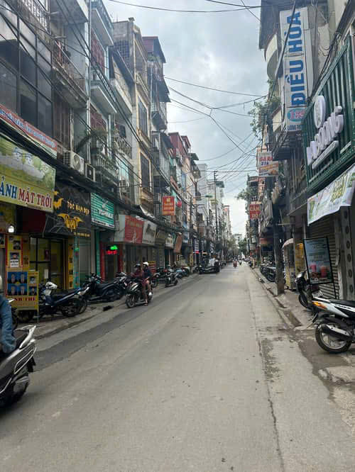 LƯƠNG THẾ VINH - PHÂN LÔ - Ô TÔ TRÁNH - KINH DOANH SẦM UẤT - TOÀ NHÀ DÒNG TIỀN 9 TẦNG BỀ THẾ - 17 PHÒNG CHO THUÊ + 1 CỬA HÀNG Ở TẦNG 1   - DÒNG TIỀN 90TR/THÁNG