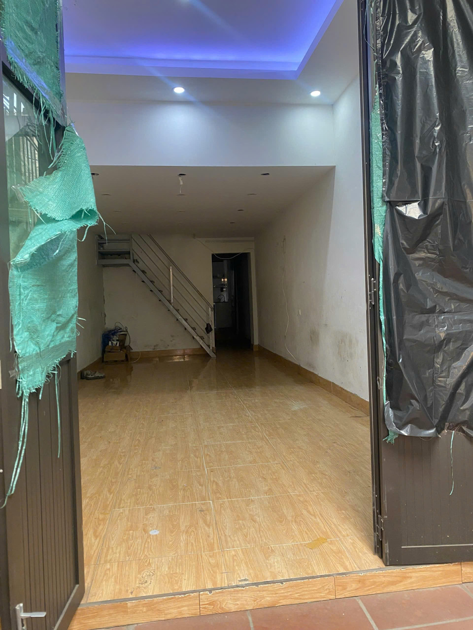 Cho thuê nhà nguyên căn ngõ Vũ Trọng Phụng,  80m2x1,5 tầng, 2 ngủ, 2 wc,  10 triệu/tháng