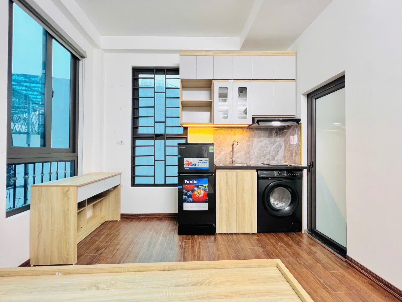 Ngay ngã tư sở, Trường Chinh
50m xây 7 tầng thang máy mặt tiền 4m
10 phòng full đồ