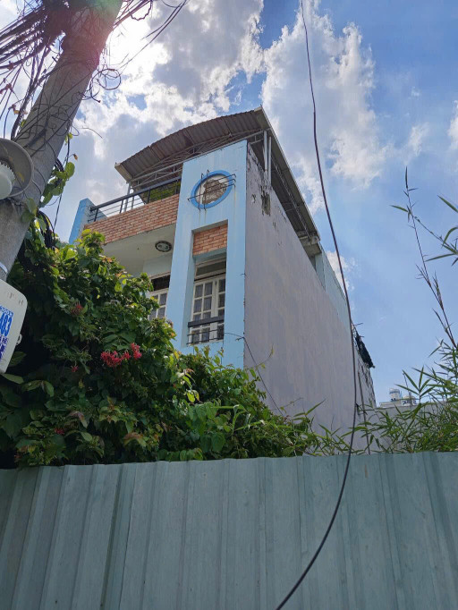 🆘Hàng Hiếm (hướng Đông Nam)
BÁN NHÀ 3 TẦNG ĐƯỜNG TÔ NGỌC VÂN QUẬN 12- DT 68m2 (4x17)- chỉ 5tỏi

✅Diện tích chuẩn nhà phố ngang 4m dài 17m
✅Kết cấu 1 trệt 1 lầu sân thượng trước sau
✅Công năng đầy đủ
✅SHR chính chủ sang tên nhanh gọn
✅Vị trí hẻm 1/ xe hơi 