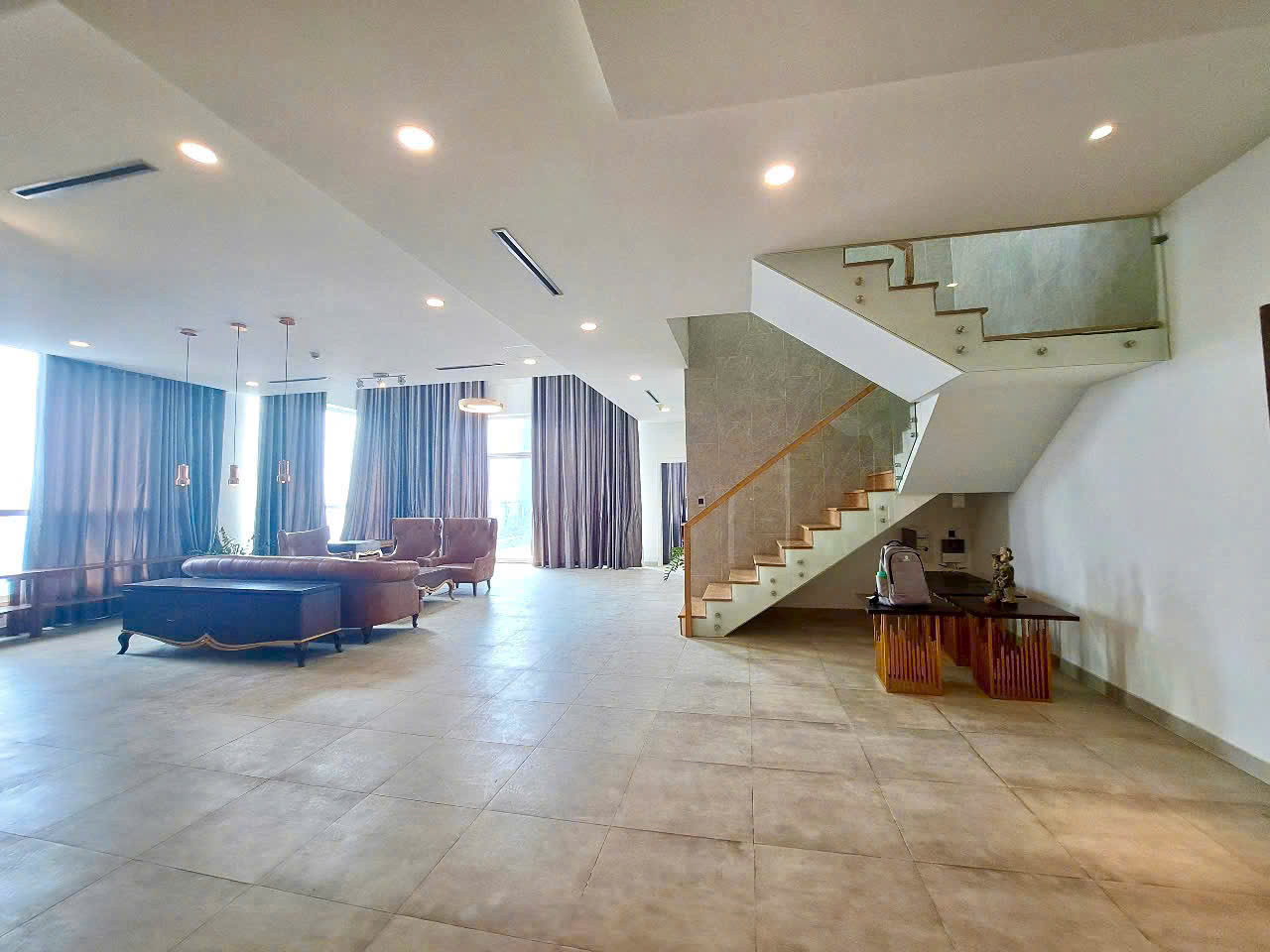 BDS  HVL CHO THUÊ Penthouse Thảo Điền Pearl - Số 12 Quốc Hương, ngay chân Cầu Sài Gòn. Chỉ có 4 căn/sàn.