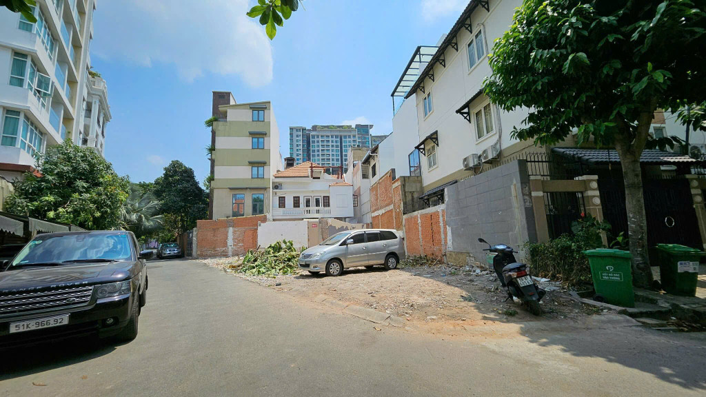 BDS HVL Góc 2MT hẻm 204B Nguyễn Văn Hưởng, P. Thảo Điền, Quận 2