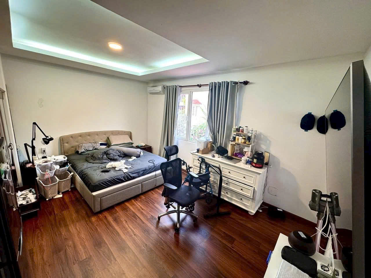 BDS HVL Cho thuê villa sân vườn, hồ bơi, 2 mặt tiền khu compound đường Nguyễn Văn Hưởng, phường Thảo Điền, Quận 2.