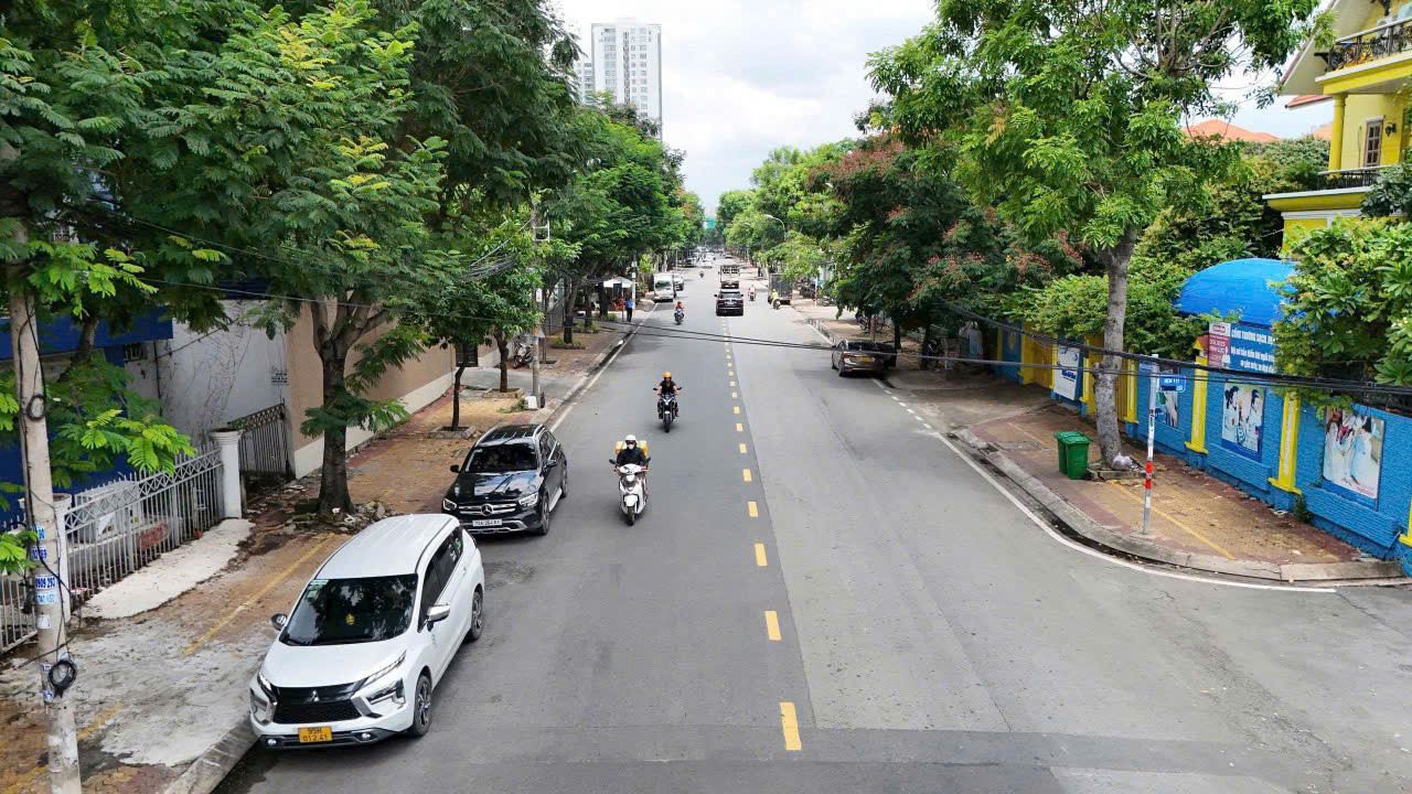BDS  HVL  ĐẤT BIỆT THỰ 3 MẶT TIỀN - 340M2 - KHU COMPOUND VIEW SÔNG - NGUYỄN VĂN HƯỞNG - THẢO ĐIỀN - QUẬN 2
