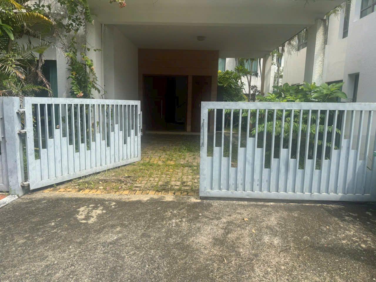 BDS HVL CHO THUÊ CĂN GÓC – RIVIERA THẢO ĐIỀN, QUẬN 2Khu compound Riviera cao cấp