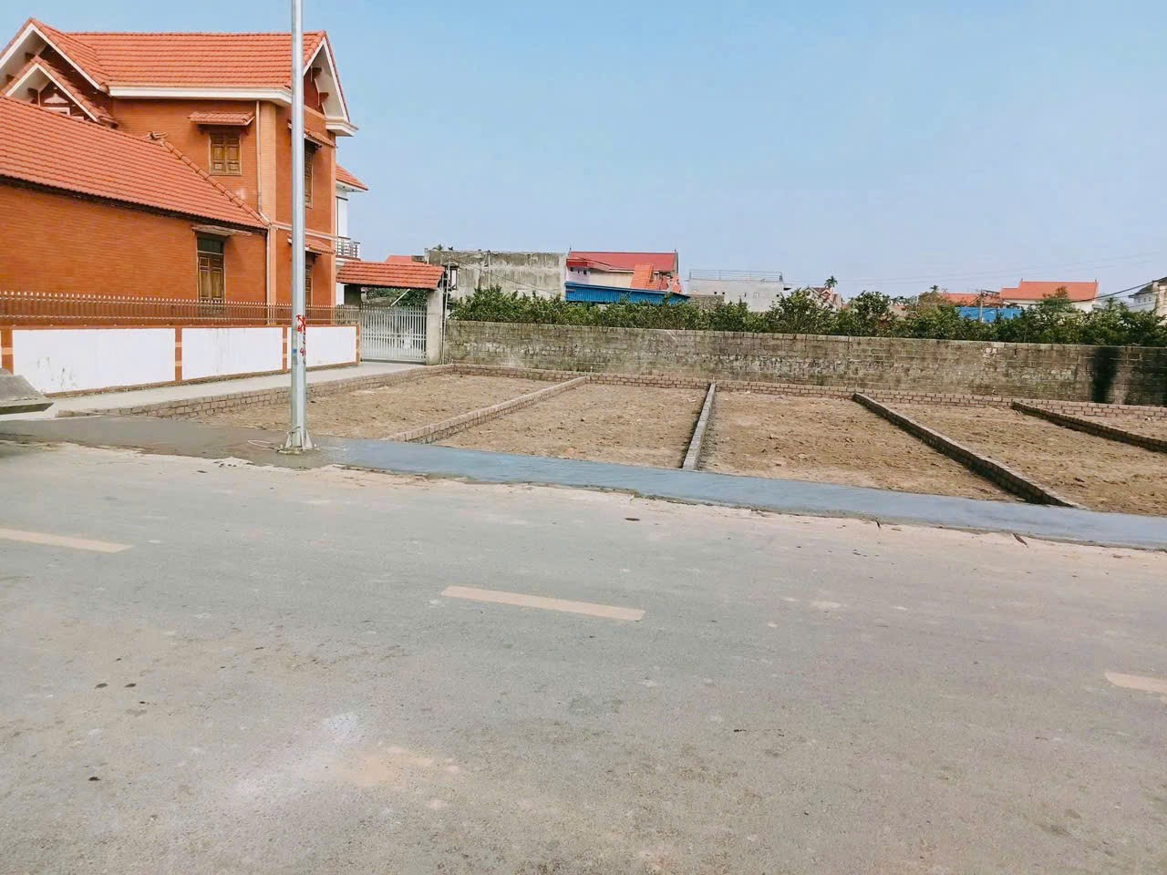 Bán đất 80.3m² ngang 4m . đường nhựa 7m. giá 2.8 tỷ Phường Thiên Hương(Thiên Hương). liên hệ 0362558882