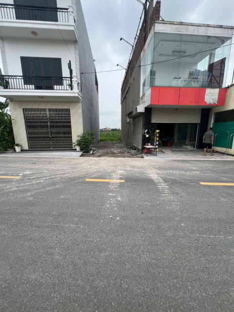 Bán đất 70m² ngang 4,2m đường nhựa 9m. giá 2.38 tỷ Phường Thiên Hương(Lâm Động) liên hệ 0362558882