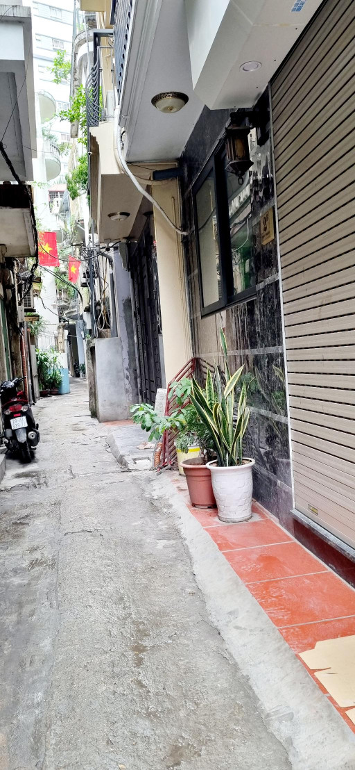 Bán nhà trương định 5 tầng long lanh dân xây ở ngay 1 nhà ra phố hoàng mai