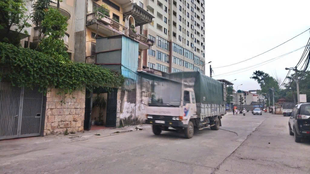 Cho thuê nhà MBKD Phố Thịnh Liệt, 4 tầng x 110m2, 8 ngủ, 25 Triệu VP, siêu thị, phòng khám