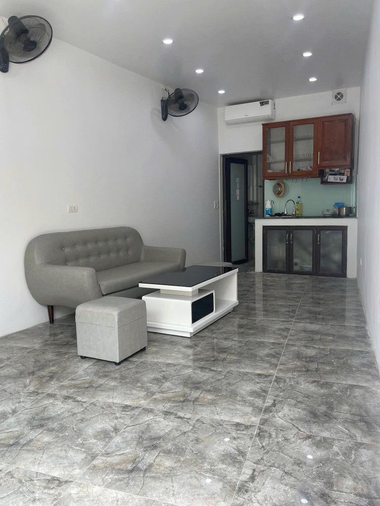 Cho thuê nhà Phố Thịnh Liệt, 3 tầng x 35m2, ngõ 3 ô tô tránh nhau, KD đỉnh chỉ 9.5 Triệu/TH
