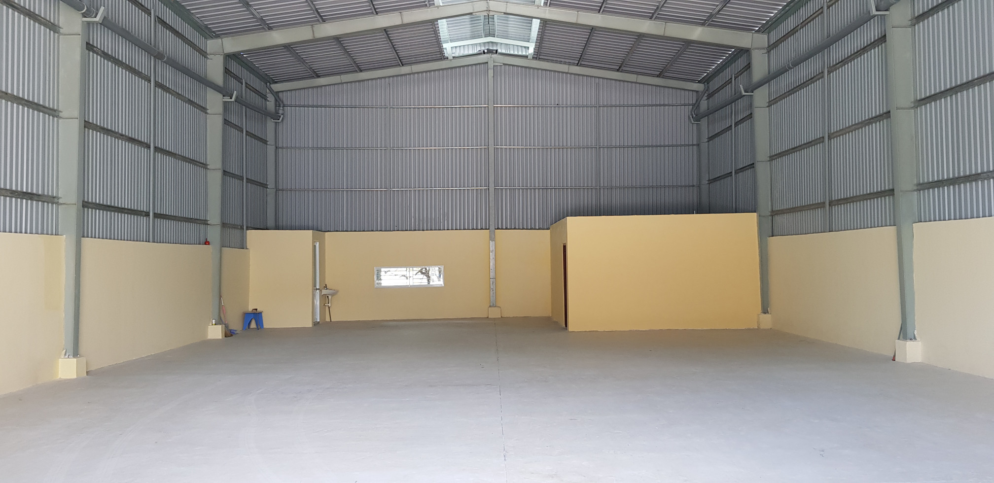 Nhà xưởng nằm phường thạnh xuân quận 12 cho thuê dt: 300m giá 20 triêu/tháng. lh: 0908561228