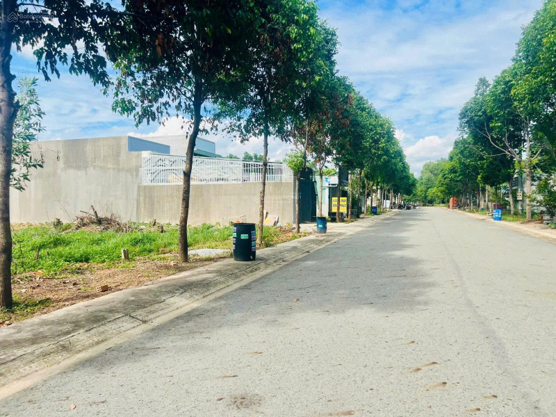 Ngân hàng thanh lý 3 nền giá 680TR, 150m2, Sổ sẵn, liền kề KCN Mỹ Phước 3, Thới Hòa, TP Bến Cát