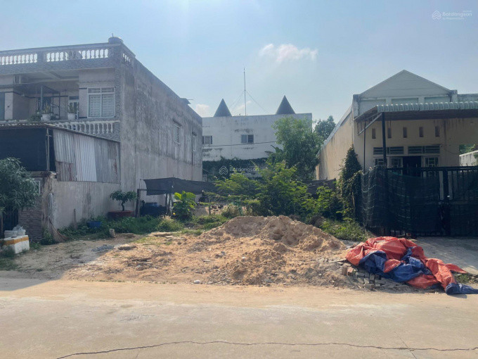 Chính chủ cần bán lô đất cạnh chợ, cạnh trường học giáp khu công nghiệp Mỹ Phước, giá 890TR, sổ sẵn
