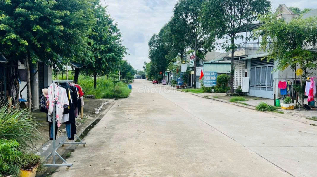 CHÍNH CHỦ CẦN BÁN GẤP LÔ ĐẤT NẰM TẠI MẶT TIỀN ĐƯỜNG LỚN