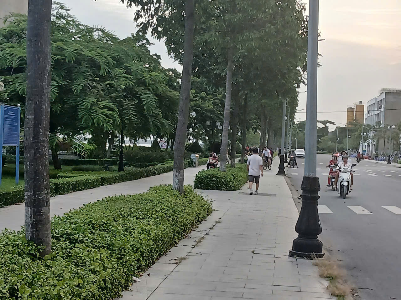 Bán ngôi nhà đẹp mới đẹp lung linh, hẻm xe hơi tránh nhau. P6.TP mỹ Tho.